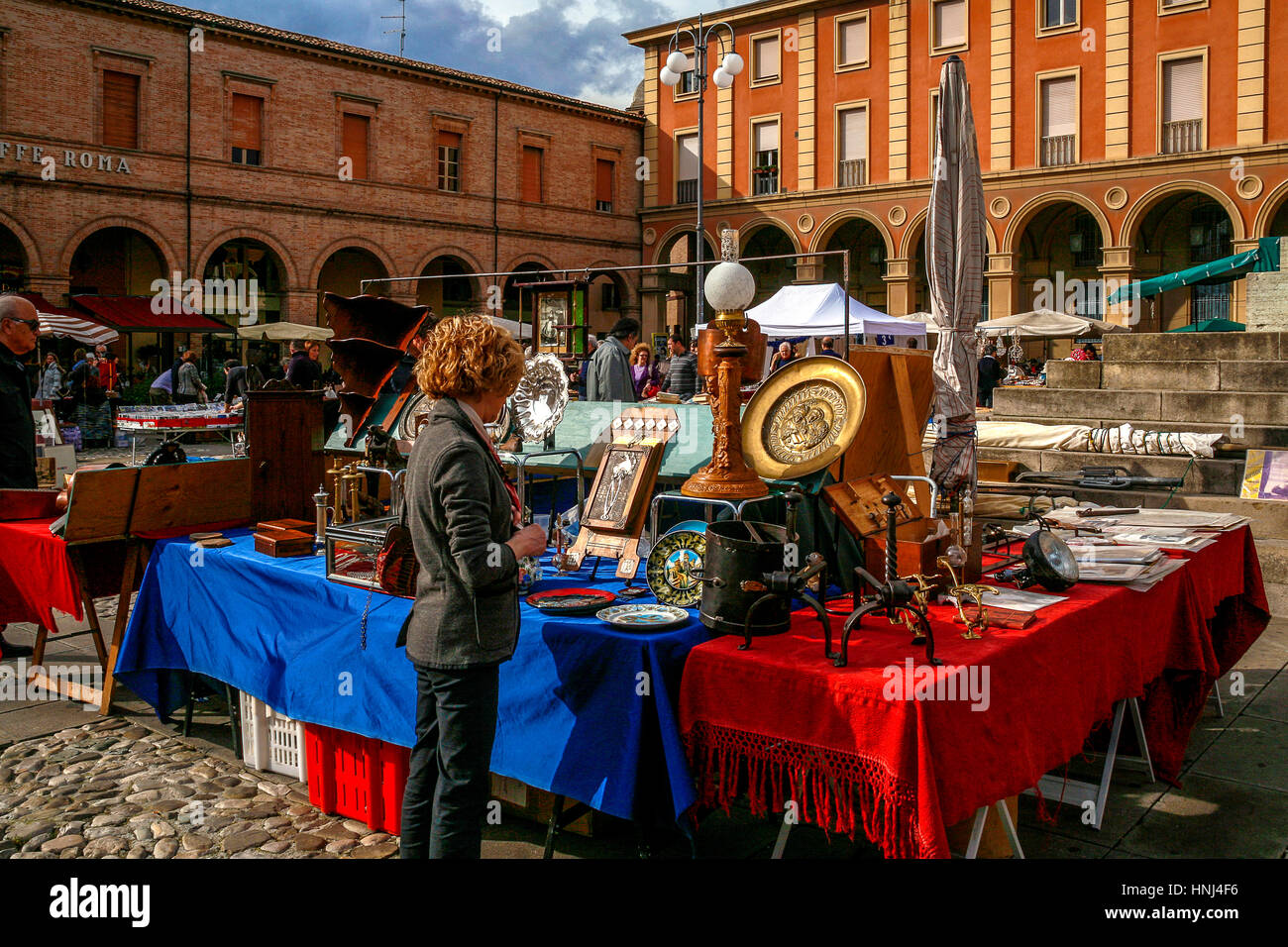 Italien Emilia Romagna Santarcangelo di Romagna: Antiquitätenmarkt "La Casa del Tempo" Stockfoto