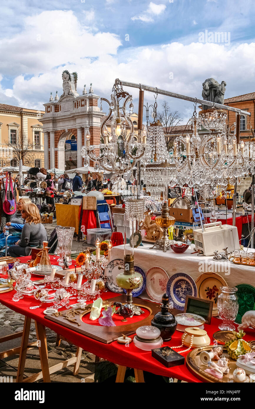 Italien Emilia Romagna Santarcangelo di Romagna: Antiquitätenmarkt "La Casa del Tempo" Stockfoto