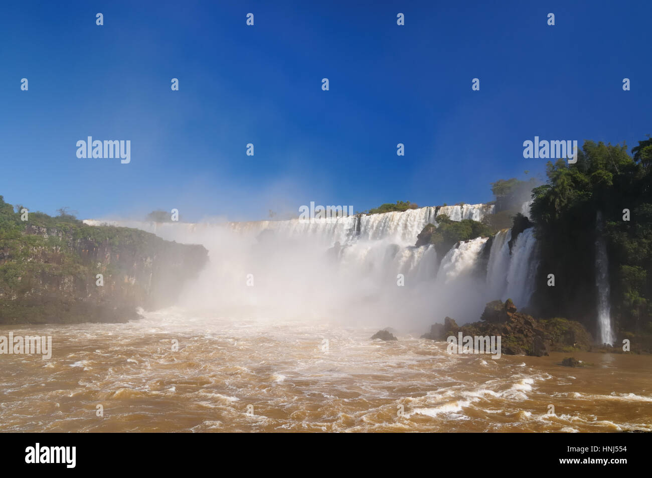 Die größten Wasserfälle auf der Erde, an der Grenze gelegen, Brasilien, Argentinien und Paraguay. Iguazu Wasserfälle, Südamerika Stockfoto