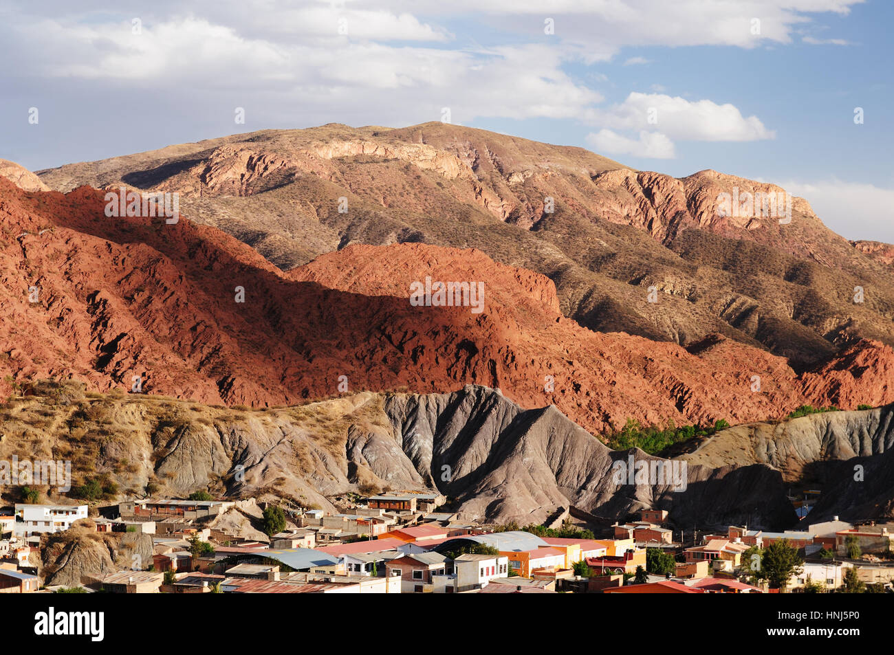 Tupiza - schöne Ciy-Ansicht in Bolivien. Die Landschaft ist voll von farbigen Felsen, Hügel, Berge und Täler. Das Bild präsentieren Blick auf th Stockfoto