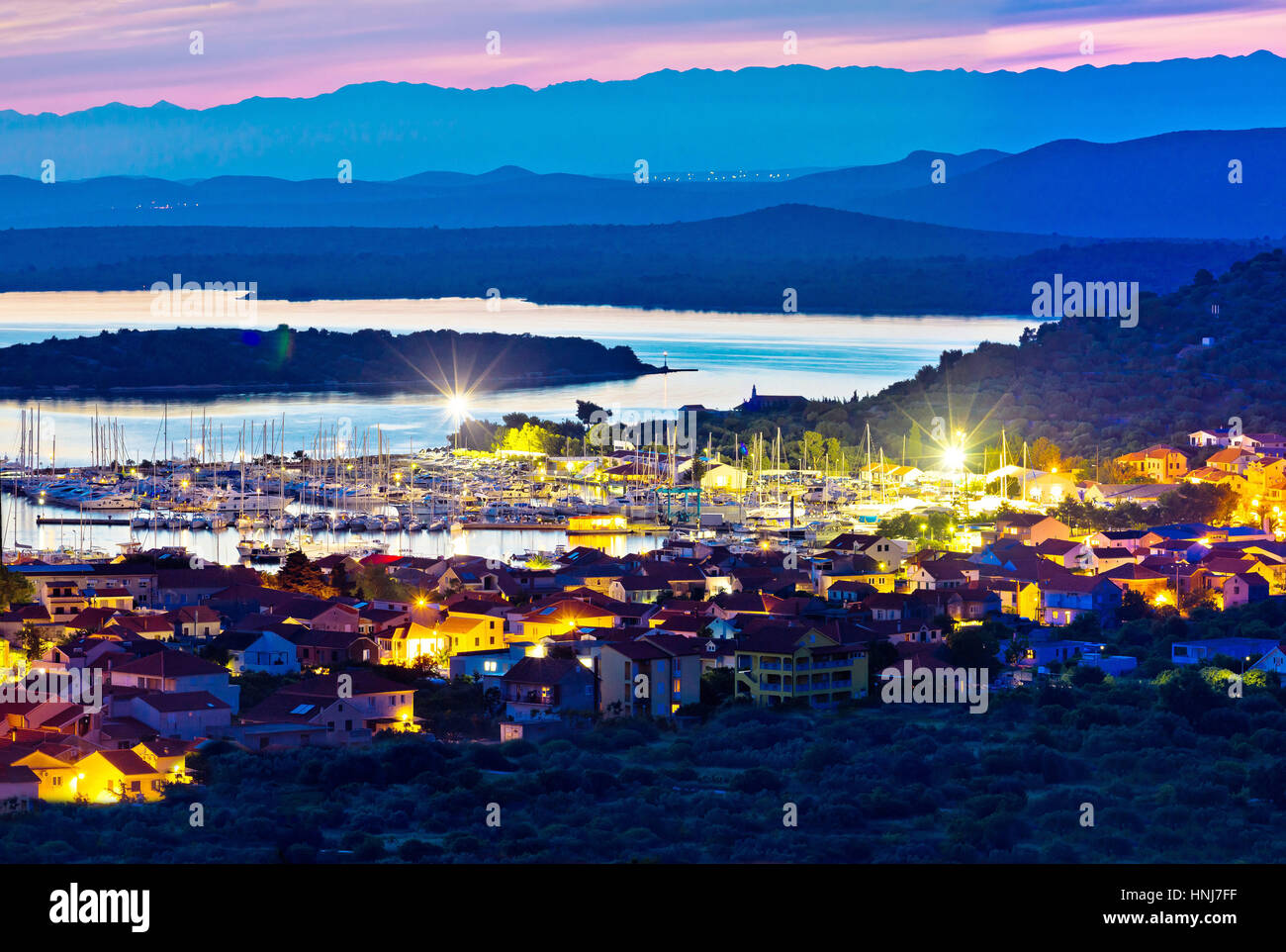 Betina und Murter Insel Abend Panorama, Dalmatien, Kroatien Stockfoto