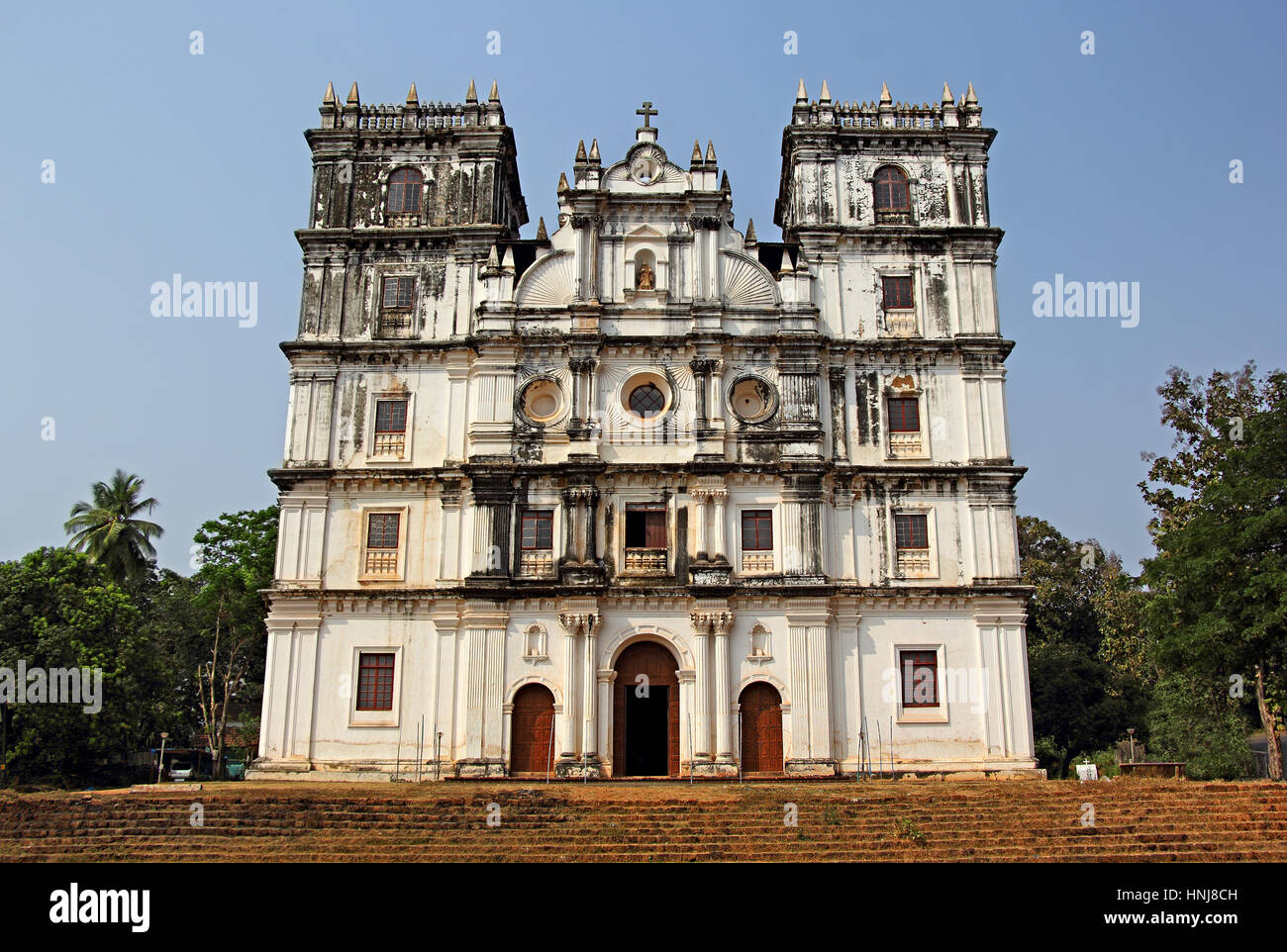 Saint Anne Church, Santana Kirche, eine 17 th Jahrhundert Kirche in Indo-portugiesischen Barock Architektur, in Talaulim, Goa, Indien Stockfoto