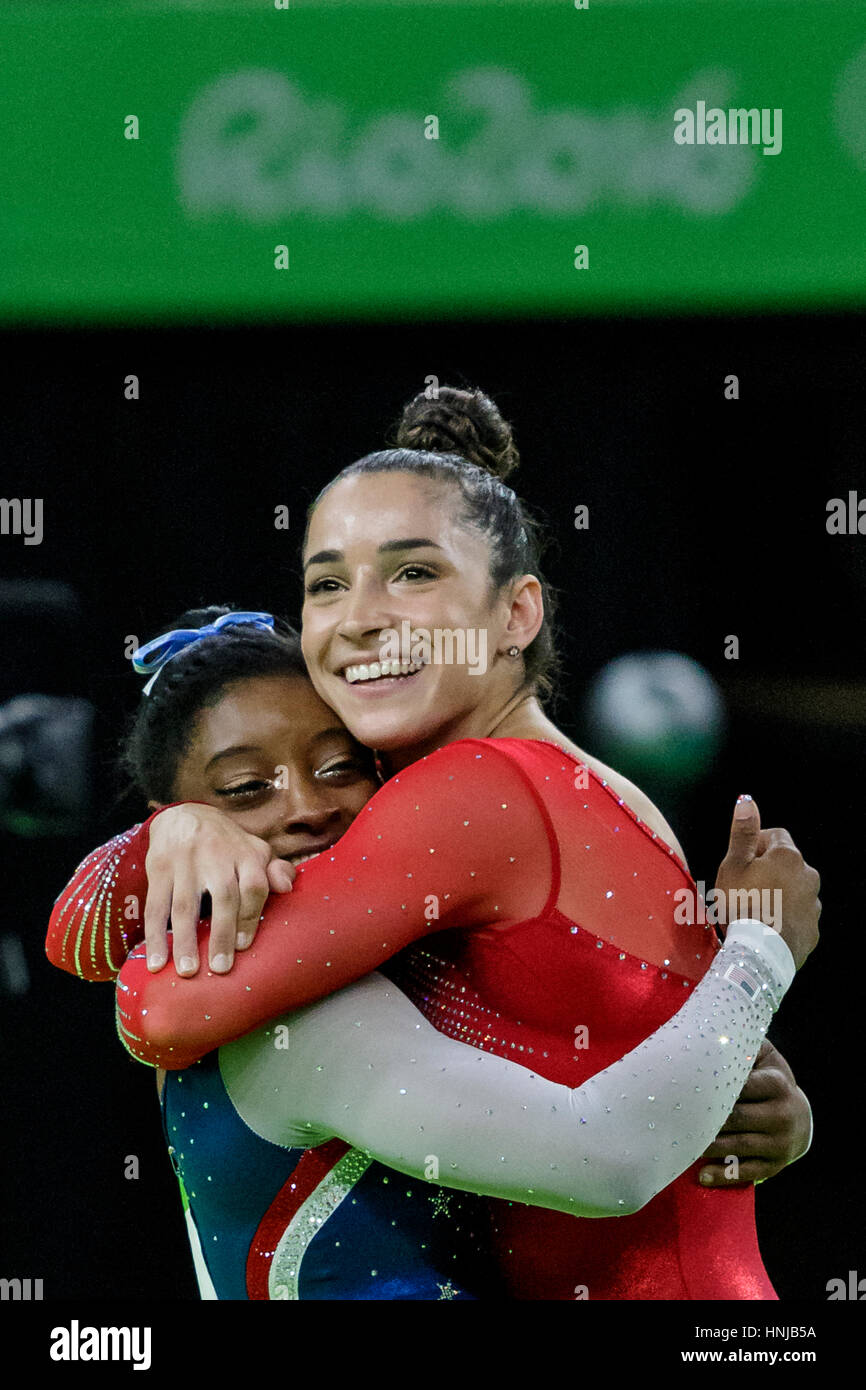 Rio De Janeiro, Brasilien. 11 August 2016.Simone Biles (USA)-Gold und Alexandra Raisman (USA)-Silber Medaillen für künstlerische ind die Frauen feiern Stockfoto