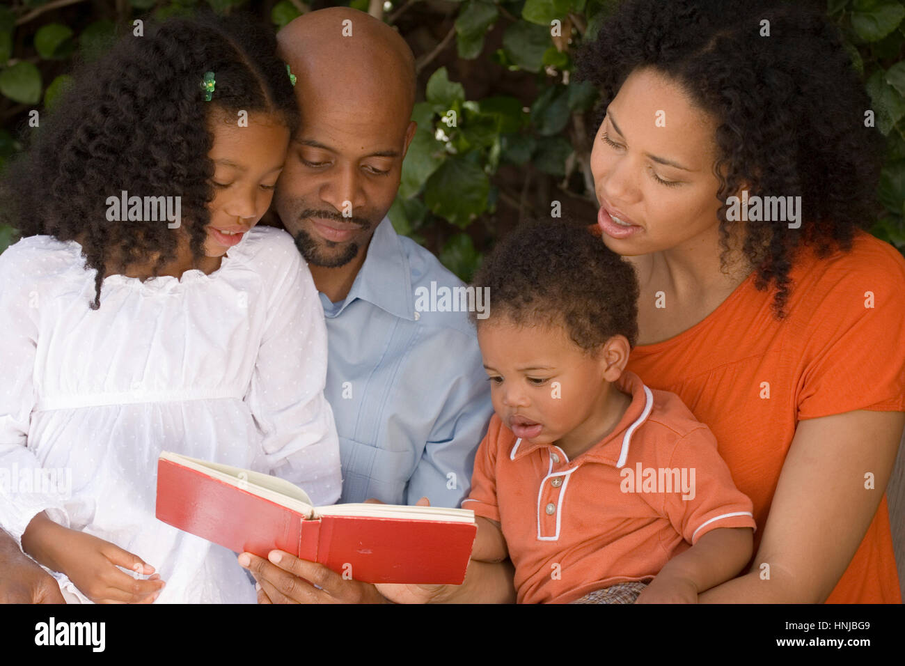 African American Mutter und Vater und ihre Kinder. Stockfoto
