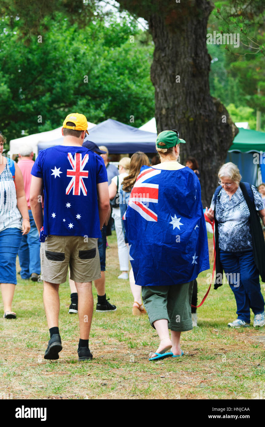 Paar tragen australische Flagge Gewändern auf Australien Tag 2017, Berrima, New-South.Wales, Australien Stockfoto