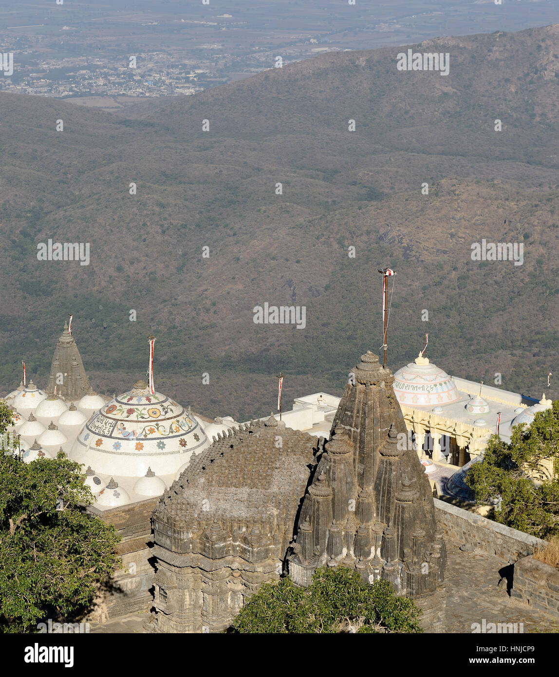 Jain Tempel-Komplex auf dem Heiligen Girnar Hügel in der Nähe von Junagadh Stadt in Gujarat. Indien Stockfoto