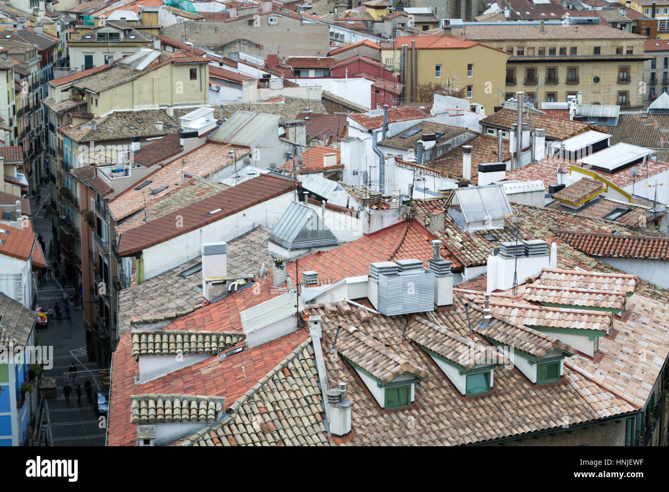 Die Bell Tower Pamplonas Kathedrale bietet eine fantastische Aussicht auf die Altstadt Stockfoto