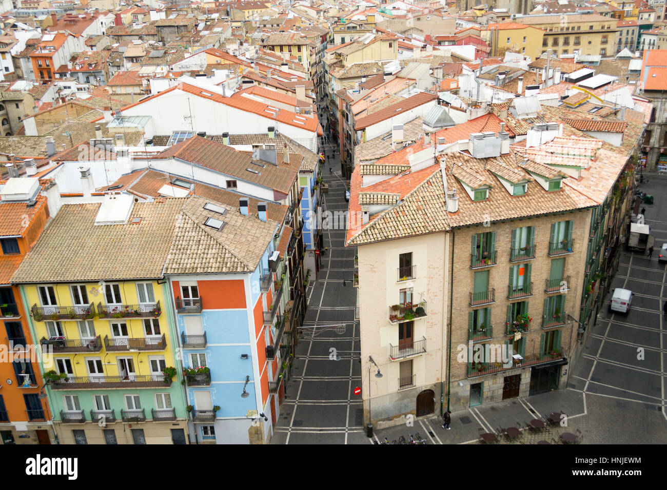 Die Bell Tower Pamplonas Kathedrale bietet eine fantastische Aussicht auf die Altstadt Stockfoto