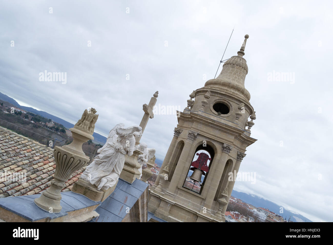 Die Bell Tower Pamplonas Kathedrale bietet eine fantastische Aussicht auf die Altstadt Stockfoto