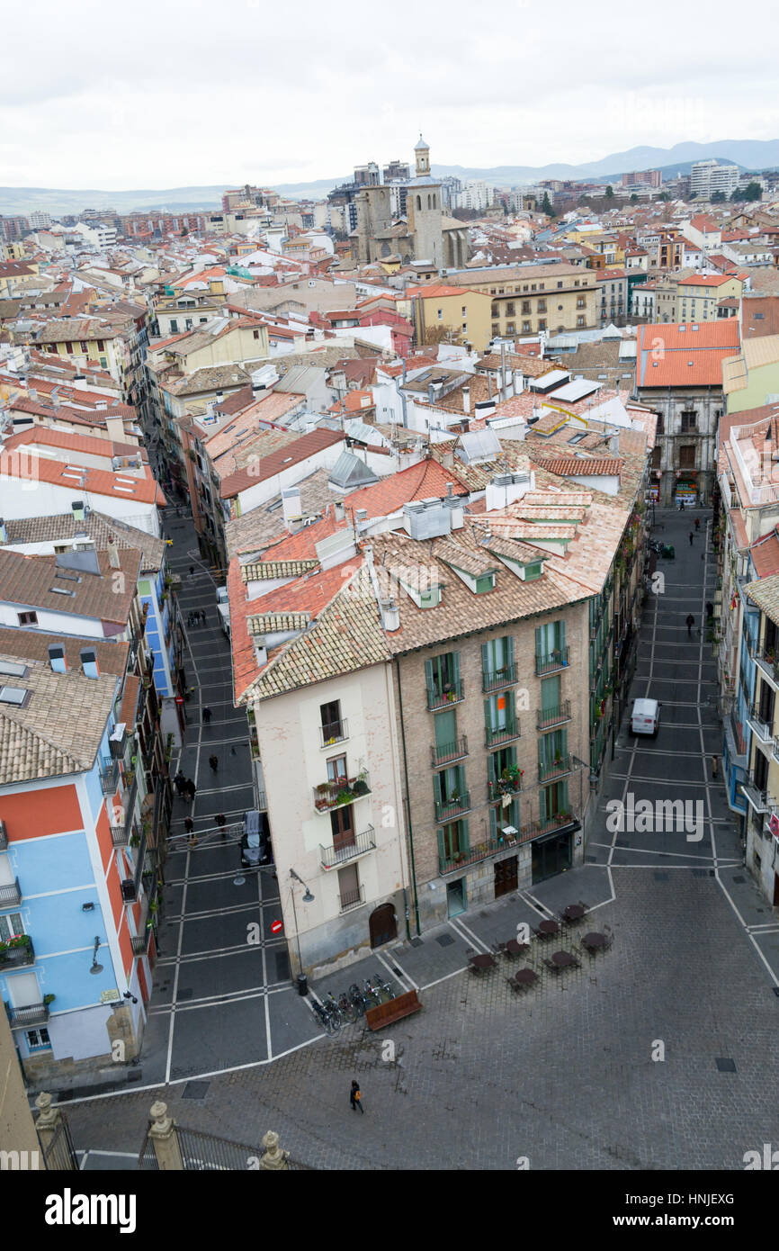 Die Bell Tower Pamplonas Kathedrale bietet eine fantastische Aussicht auf die Altstadt Stockfoto