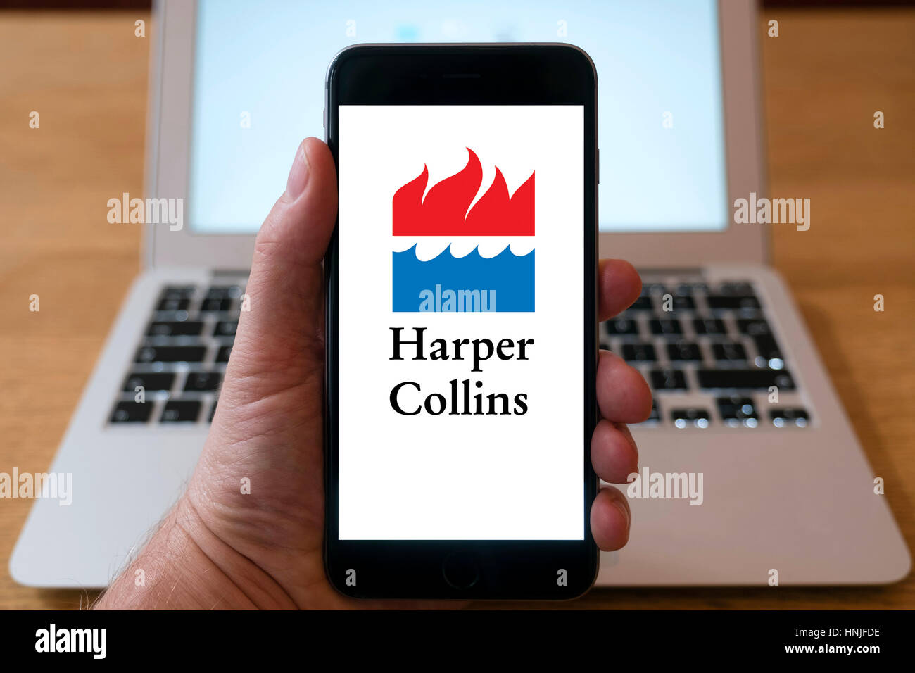 Harper Collins Buch Verlag Logo auf dem Smartphone-Bildschirm. Stockfoto