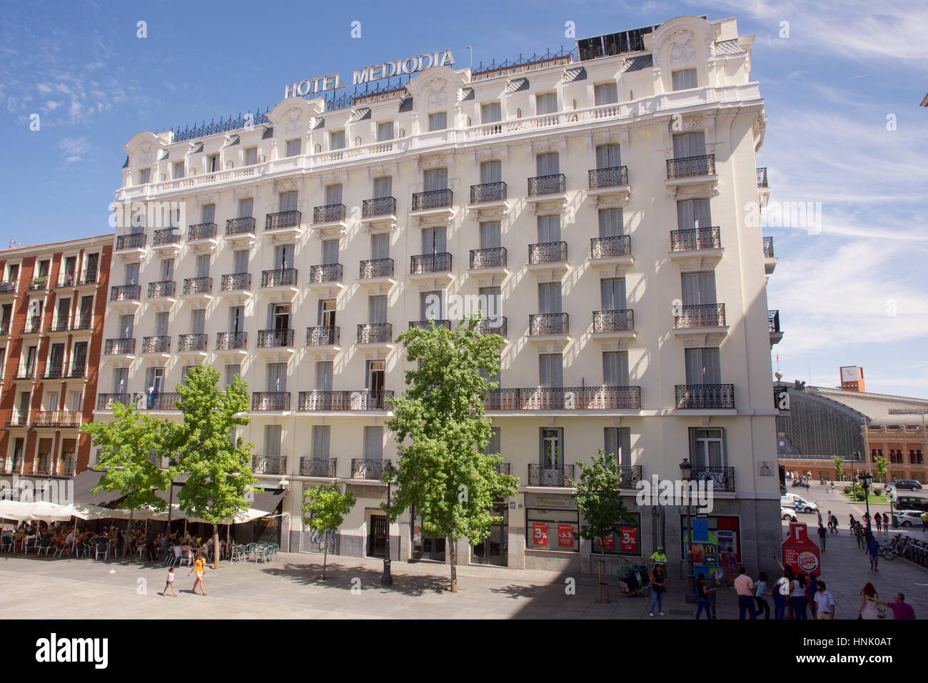 Gebäude an der Calle de Santa Isabel in Madrid, Spanien Stockfoto