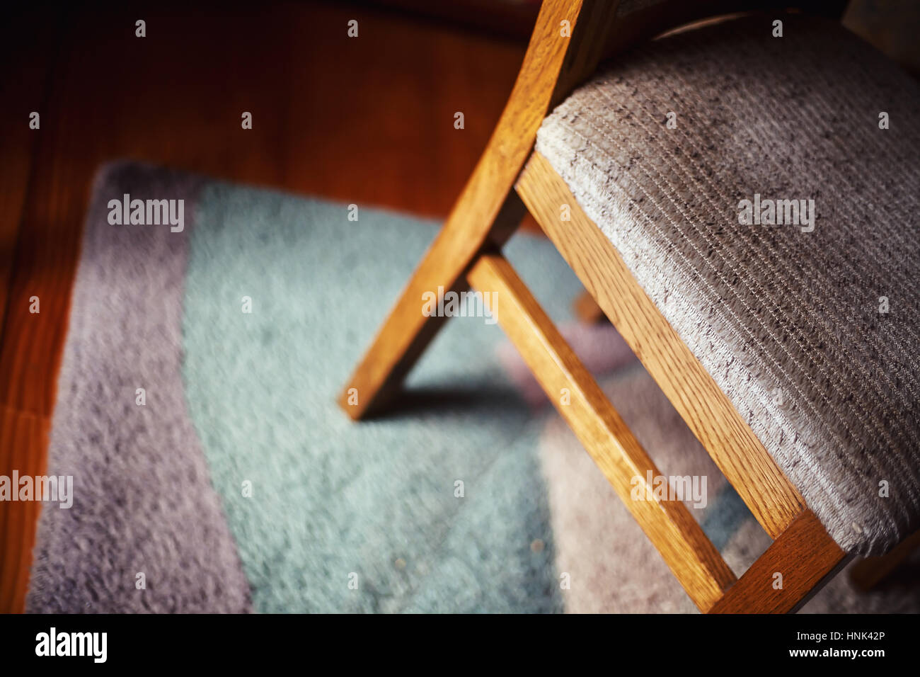 Details zu einem Stuhl, konzentrieren sich auf Sitzgelegenheiten Material. Stockfoto