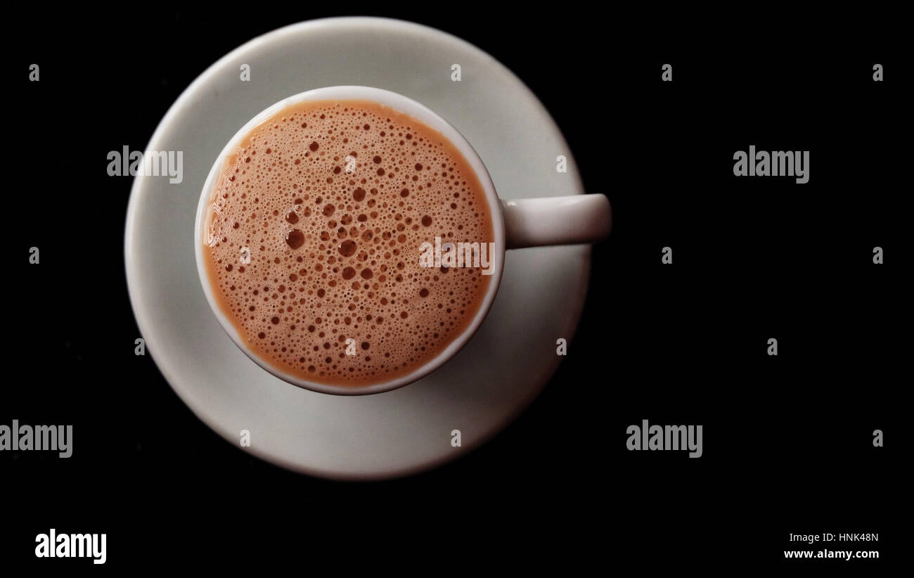 Heiße Schokolade trinken / heiße Schokolade, auch bekannt als heißer Kakao, Schokolade oder einfach nur Kakao zu trinken ist ein beheizter Getränk bestehend aus rasierte Schokolade Stockfoto