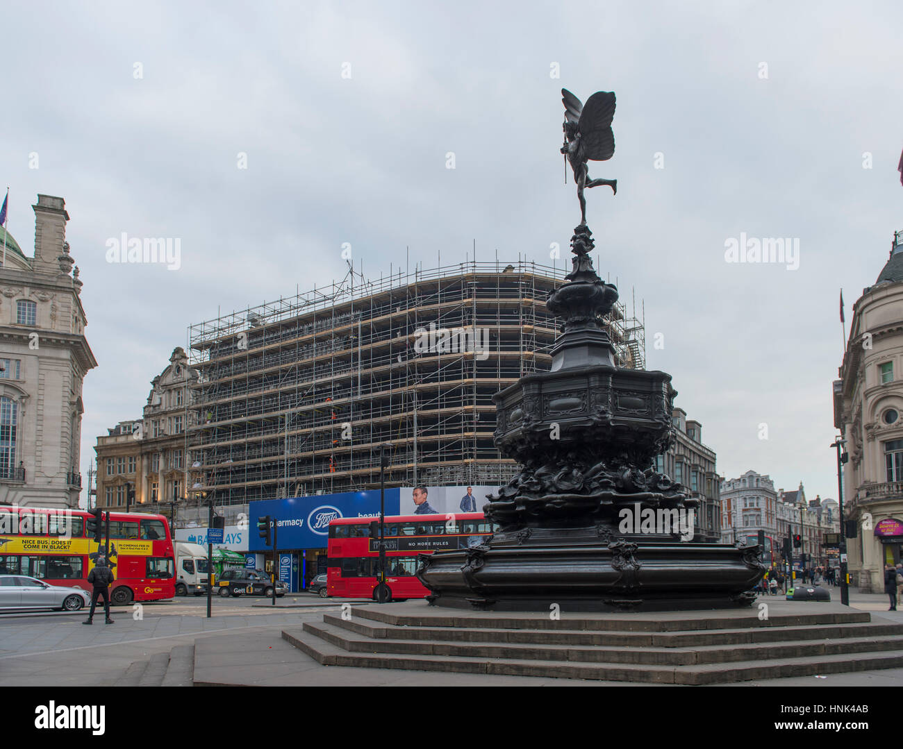 Piccadilly Circus Werbeschilder ausgeschaltet, so dass ein einziger neu gebogen ultra-high-Definition-Bildschirm bis Herbst 2017 installiert werden. Stockfoto