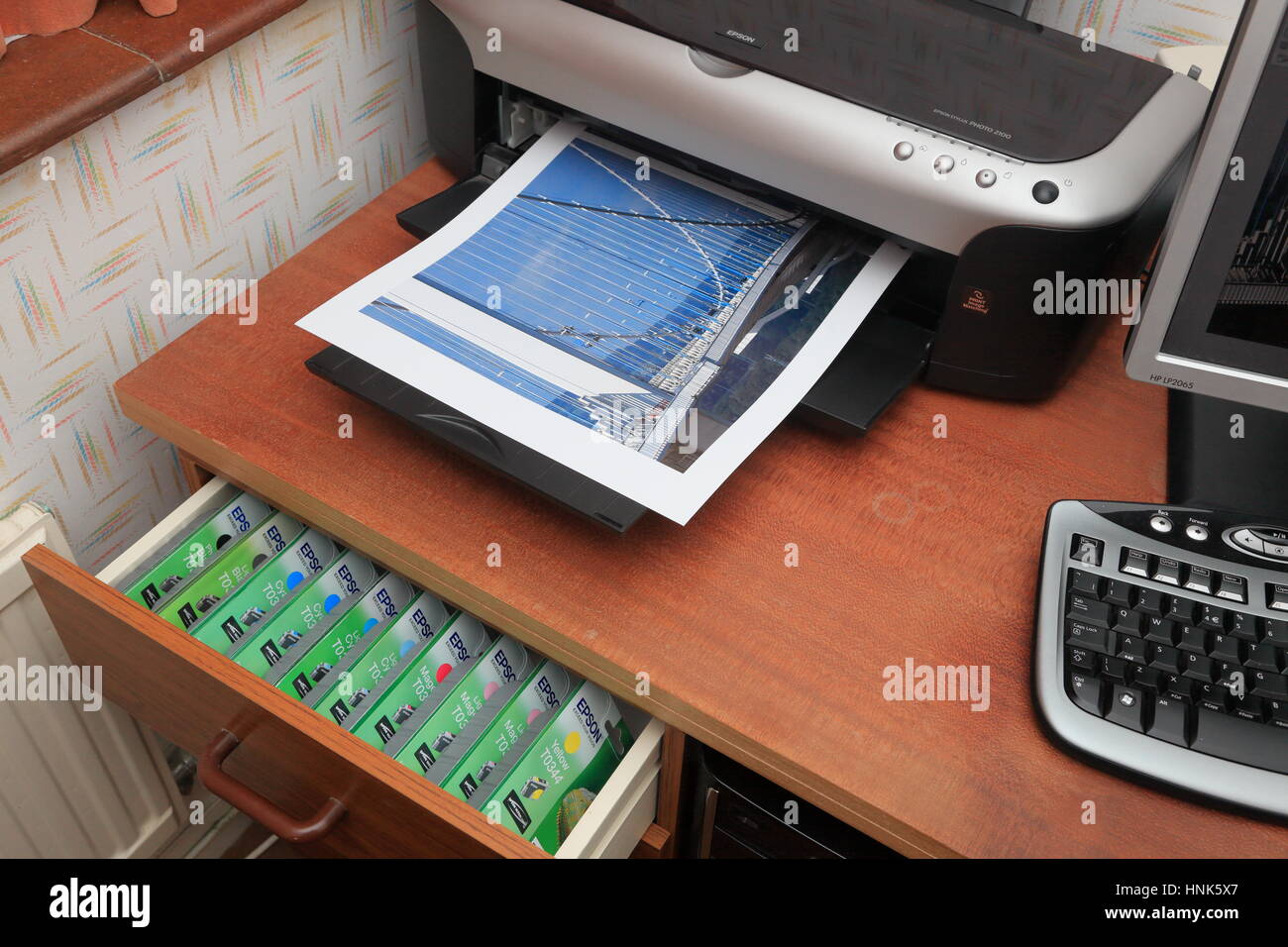 Frisch aus der Presse von Epson Stylus Photo Drucker Inkjet Foto Stockfoto