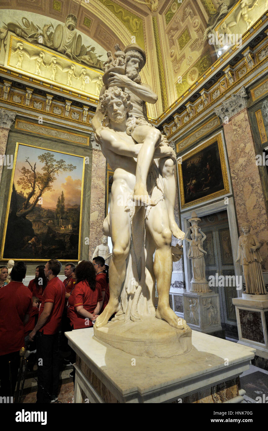 Italien, Rom, Galleria Borghese, Gian Lorenzo Bernini, Statue von Aeneas, Enea che fugge dalle fiamme di Troia salvando il padre Anchise (AD 1618-1620) Stockfoto