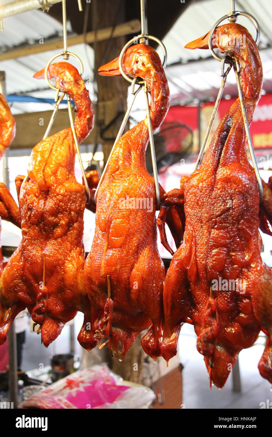 Gebratene Ente in einheimischen thailändischen Markt Stockfoto