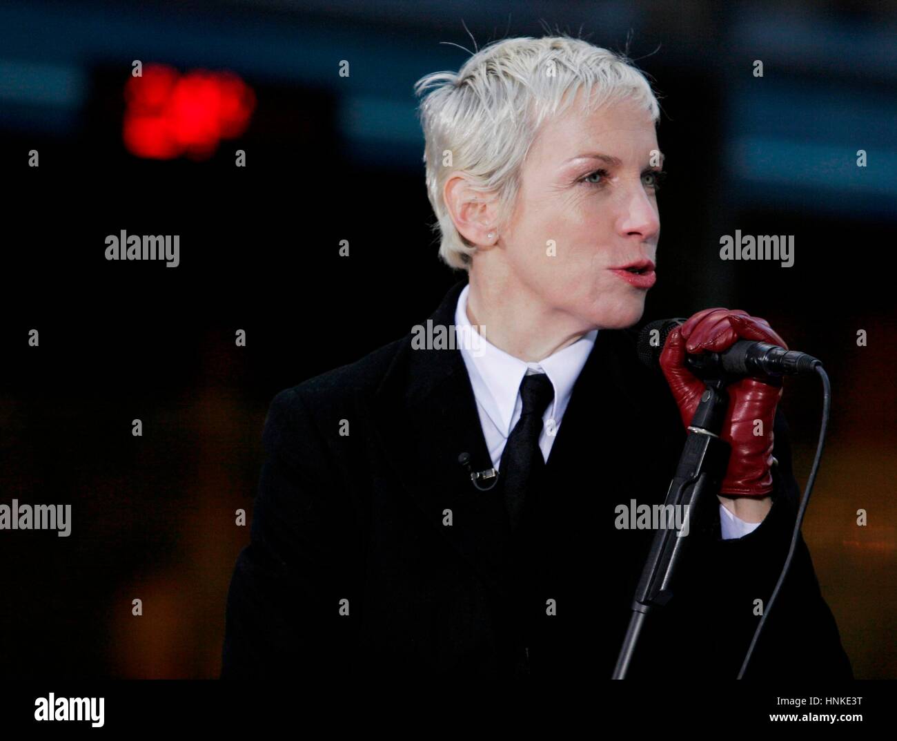 Sängerin Annie Lennox auf der Bühne während der Today Show am 25. November 2005 in New York City 25. November 2005 Stockfoto