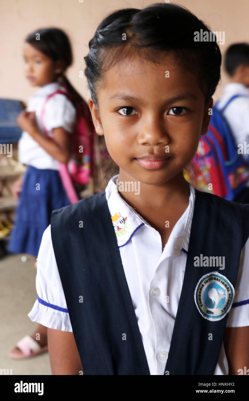 Acht Jahre altes Mädchen in eine Tagesstätte für Kinder der Textilarbeiter in Phnom Penh, Kambodscha, Asien von Christian Lindalva Stockfoto