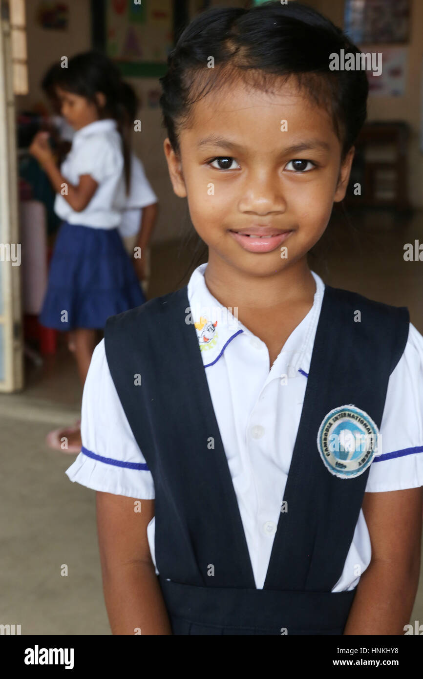 Acht Jahre altes Mädchen in eine Tagesstätte für Kinder der Textilarbeiter in Phnom Penh, Kambodscha, Asien von Christian Lindalva Stockfoto