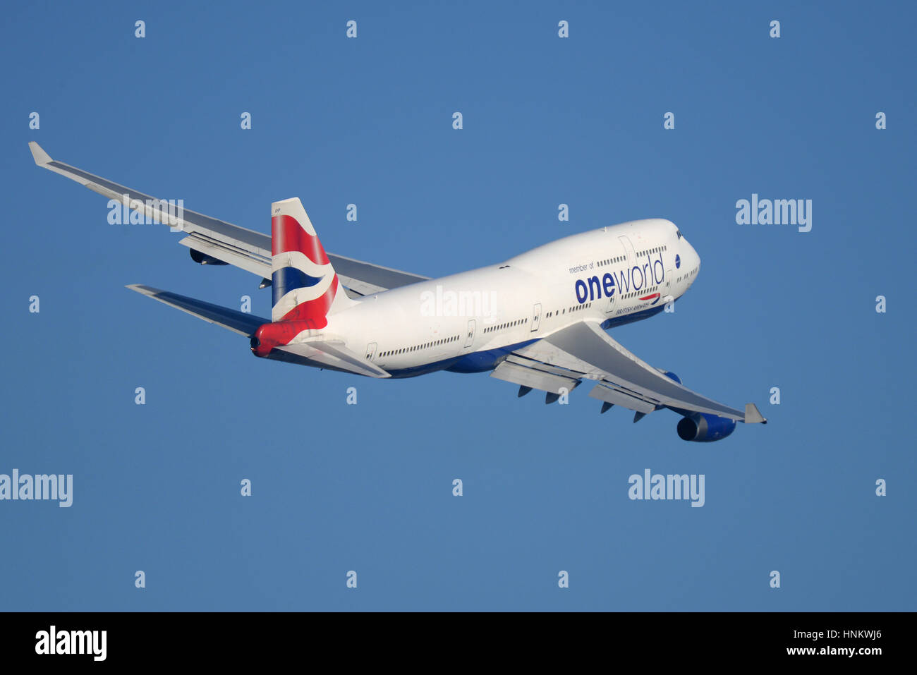 British Airways 747-436 G-CIVP vom Flughafen London Heathrow in blauen Himmel abheben Stockfoto