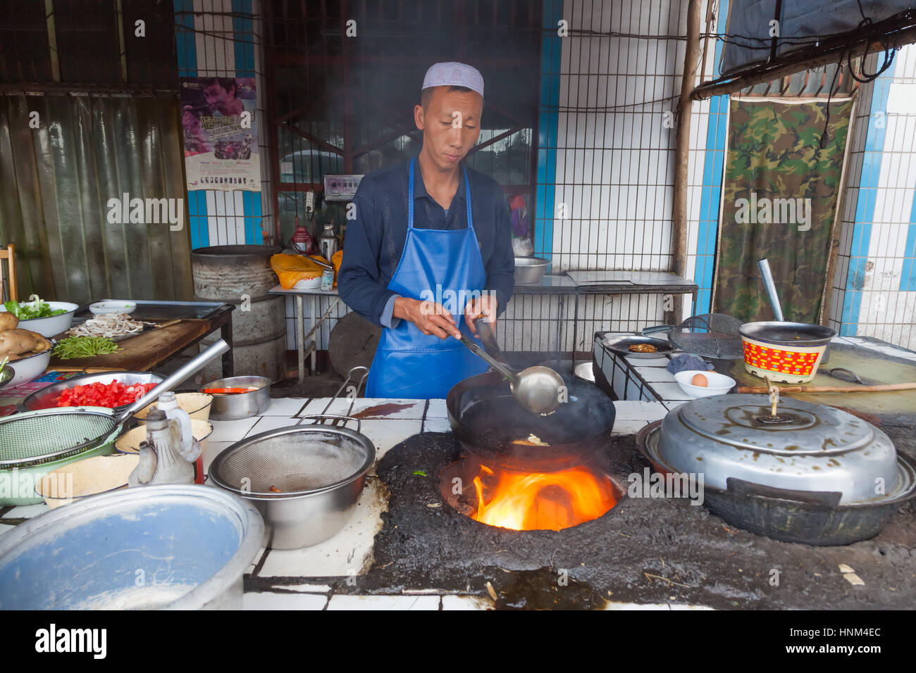 Fastfood-Stall in By the Road; S 307; Kizil-Aksu, Autonome Region Xinjiang, China. Stockfoto