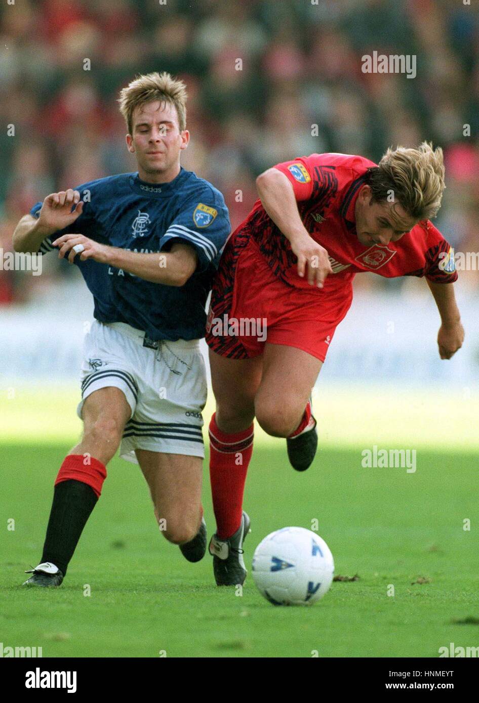 STEPHEN WRIGHT & BILLY DODDS ABERDEEN V GLASGOW RANGERS 7. Oktober 1995 Stockfoto