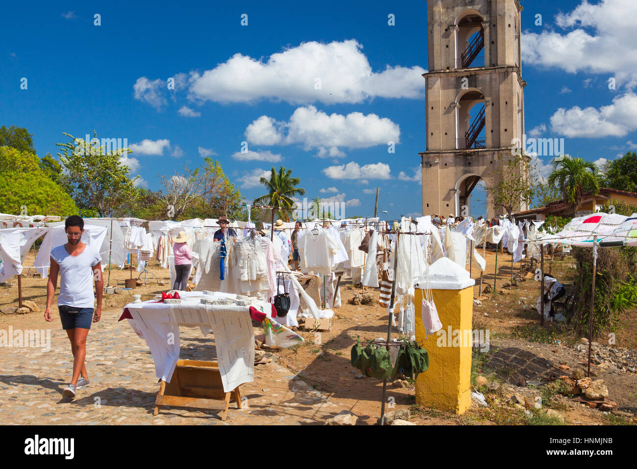 Manaca Iznaga, Kuba - Januar 29,2017: typisch kubanischen Markt in der Nähe der Manaca Iznaga alte Sklaverei Turm in der Nähe von Trinidad, Kuba. Der Turm Manaca Iznaga ist t Stockfoto