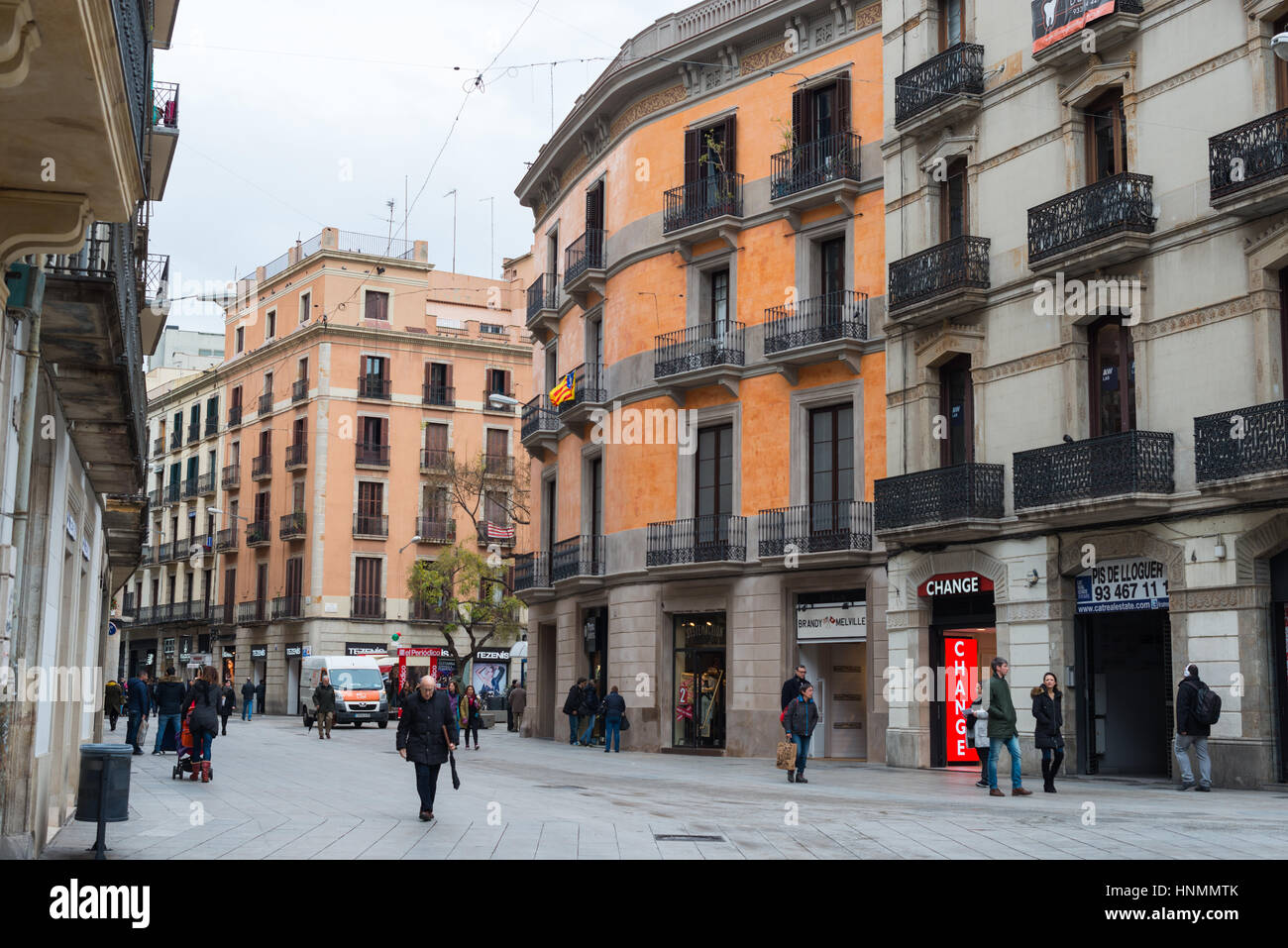 Alte straße barcelona Fotos und Bildmaterial in hoher Auflösung Alamy