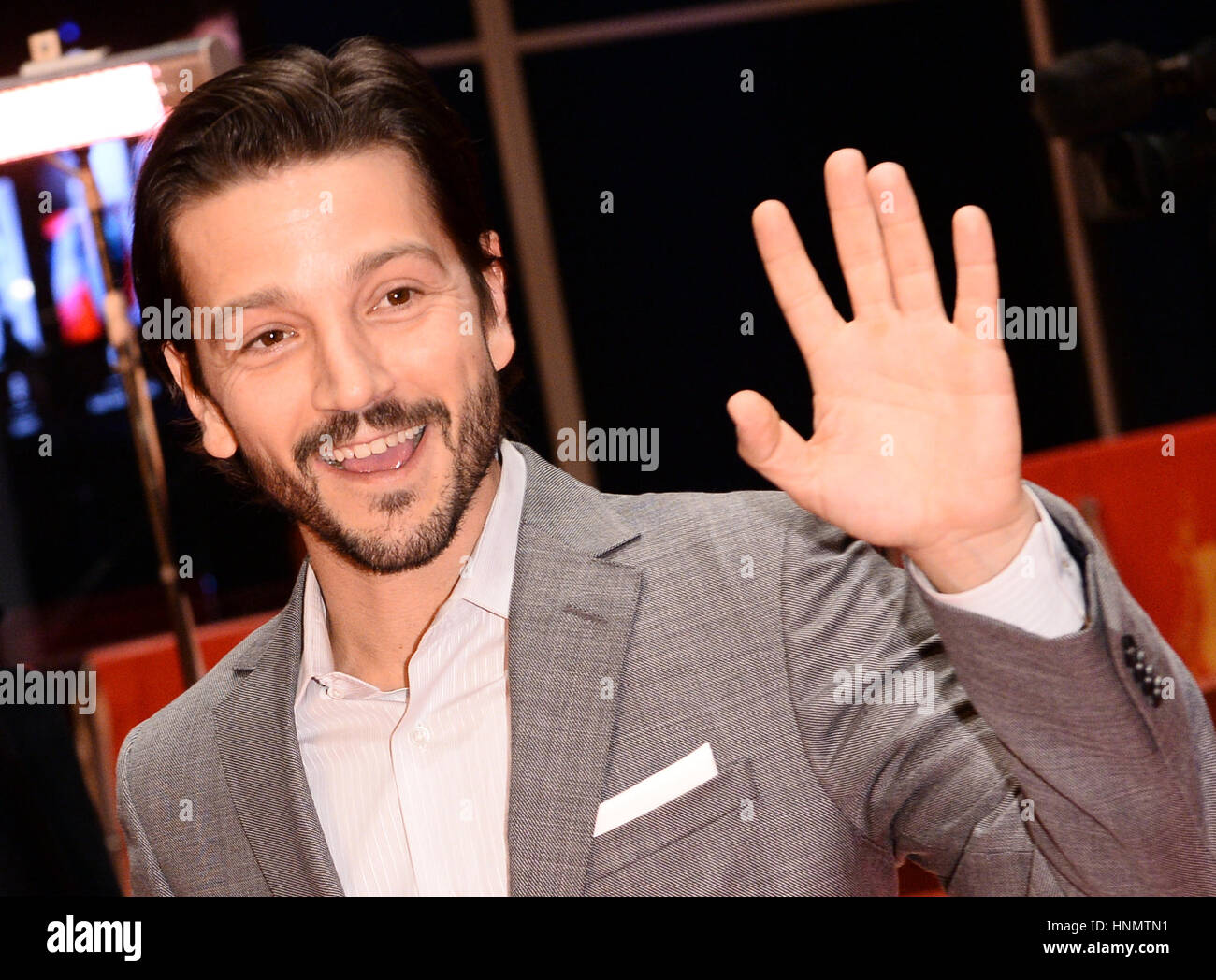 Berlin, Deutschland. 14. Februar 2017. Schauspieler und Mitglied der Jury, Diego Luna, bei der Premiere des Films "Beuys' auf der 67. Internationalen Filmfestspiele Berlin in Berlin, Deutschland, 14. Februar 2017. Der Film ist am Wettbewerb teilnehmen. Foto: Gregor Fischer/Dpa/Alamy Live News Stockfoto