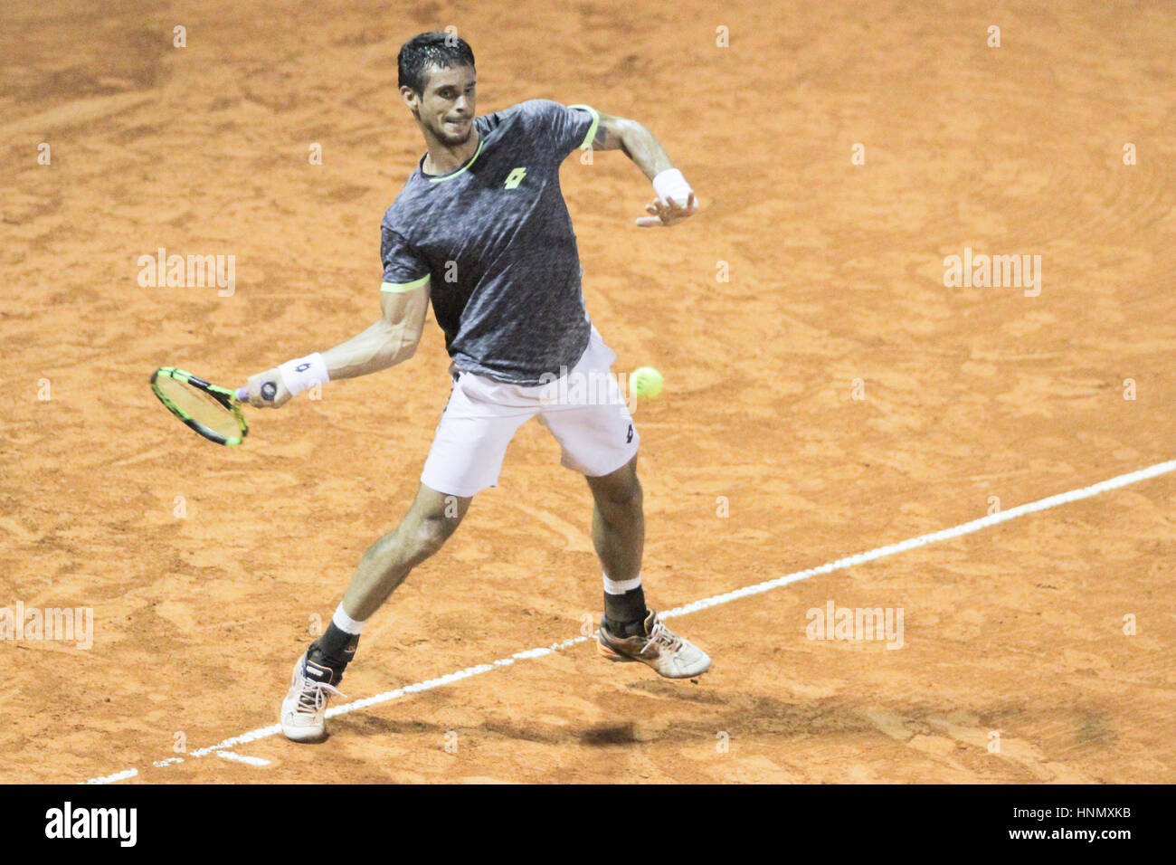 Buenos Aires, Argentinien. 14 Feb, 2017. Brasilianer Rogerio Dutra Silva in der ersten Runde Hauptbewerb von Buenos Aires ATP 250. Credit: Néstor J. Beremblum/Alamy leben Nachrichten Stockfoto