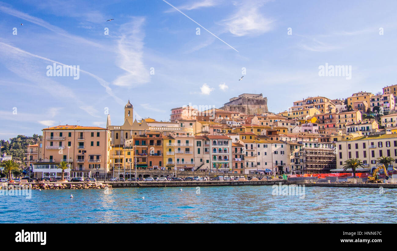 Die Stadt von Porto Santa Stefano, einer Küstenstadt in der Provinz Grosseto der Toskana, Italien Stockfoto