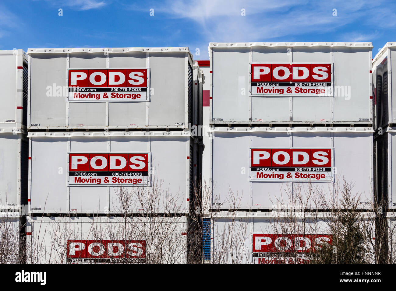 Indianapolis - ca. Februar 2017: Container aus Hülsen oder tragbar auf Nachfrage Lagerung. PODS hat seinen Sitz in Clearwater ich Stockfoto