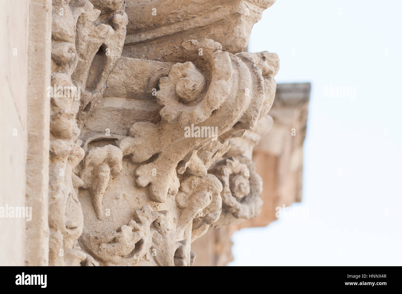 Detail der Spalte und Verzierungen im Barockstil Stockfoto