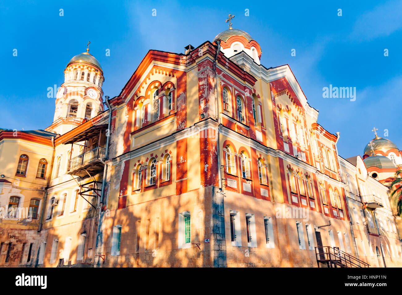 Neue Athos Kloster St. Simon den Canaanite Kloster in der Sonne. Neue Athos, Abchasien. Stockfoto