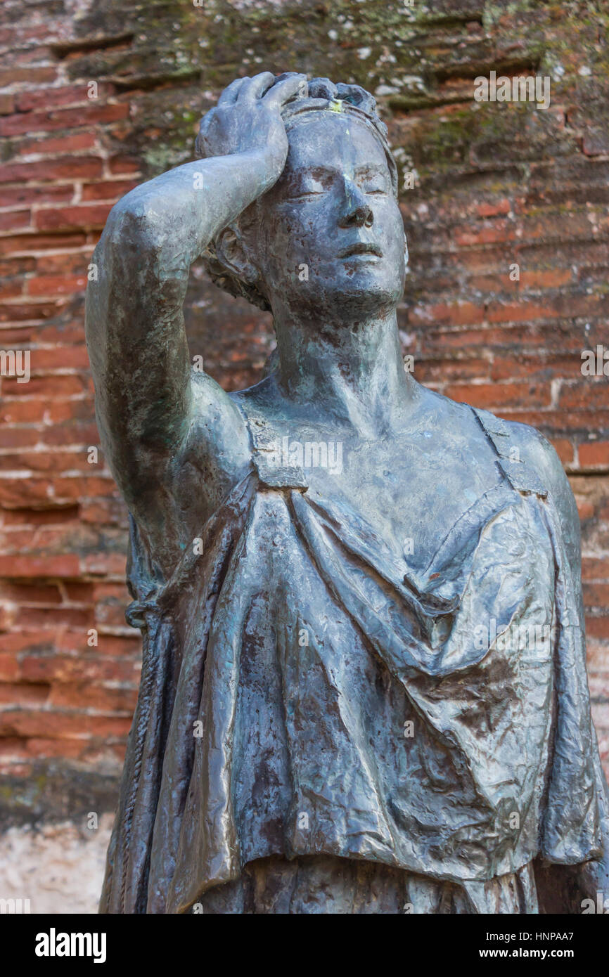 Merida, Provinz Badajoz, Extremadura, Spanien. Römisches Theater.  Statue von Margarita Xirgu, auch Margarida Xirgu, 1888-1969. Spanische Schauspielerin. Stockfoto