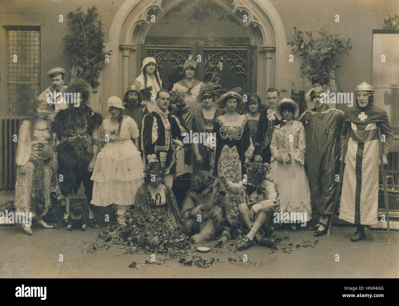 Archiv Bild der Laienspielgruppe tragen Theater Kostüm c1910s Stockfoto