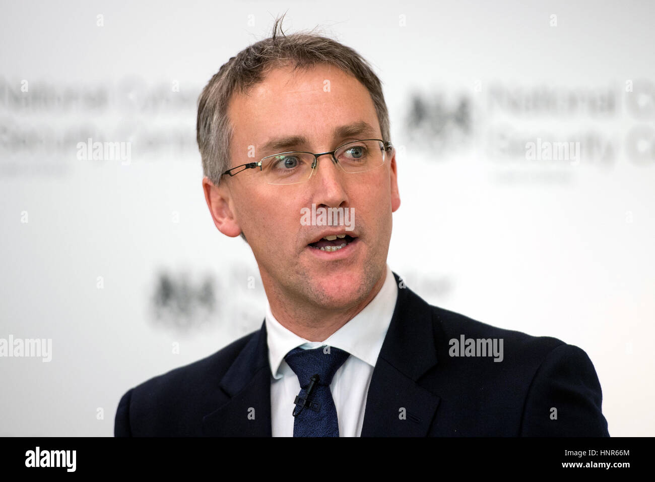 Chief Executive Officer von der National Cyber Security Center Ciaran Martin spricht bei der offiziellen Eröffnung der National Cyber Security Center (NCSC) in London. Stockfoto