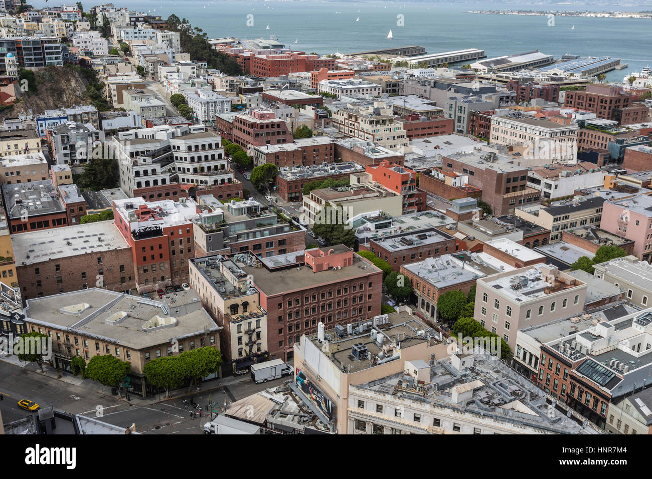 San Francisco, Kalifornien, USA - 23. April 2016: Klare Sicht auf die Jackson Square und Embarcadero Bereiche der Innenstadt von San Francisco. Stockfoto