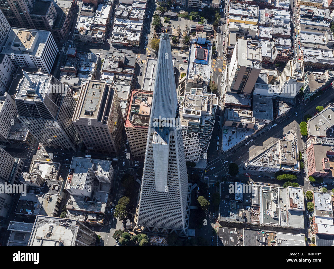 San Francisco, Kalifornien, USA - 19. September 2016: Luftaufnahme des Transamerica Tower in der Innenstadt von San Francisco. Stockfoto