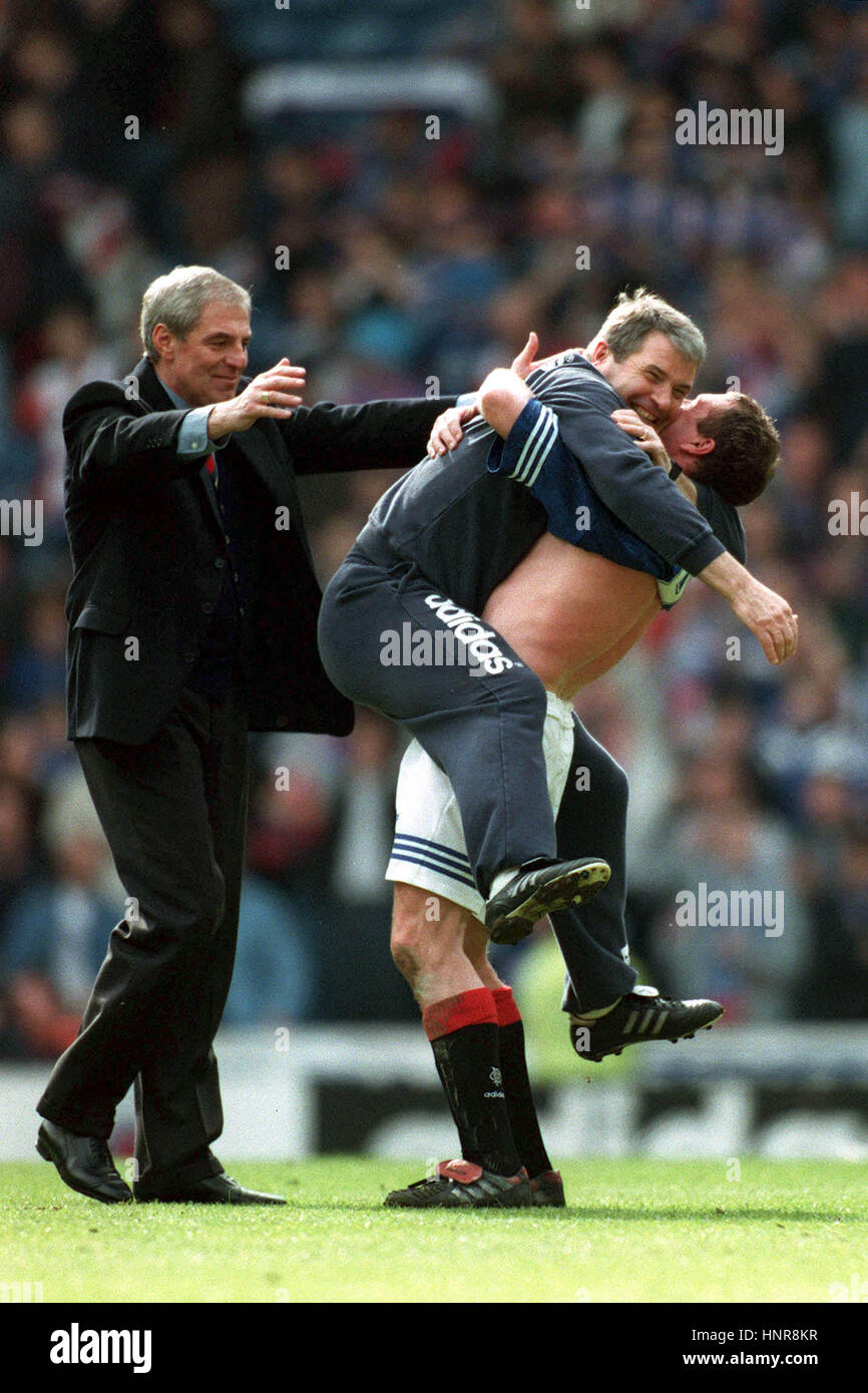 PAUL GASCOIGNE & WALTER SMITH GLASGOW RANGERS V ABERDEEN 28. April 1996 Stockfoto