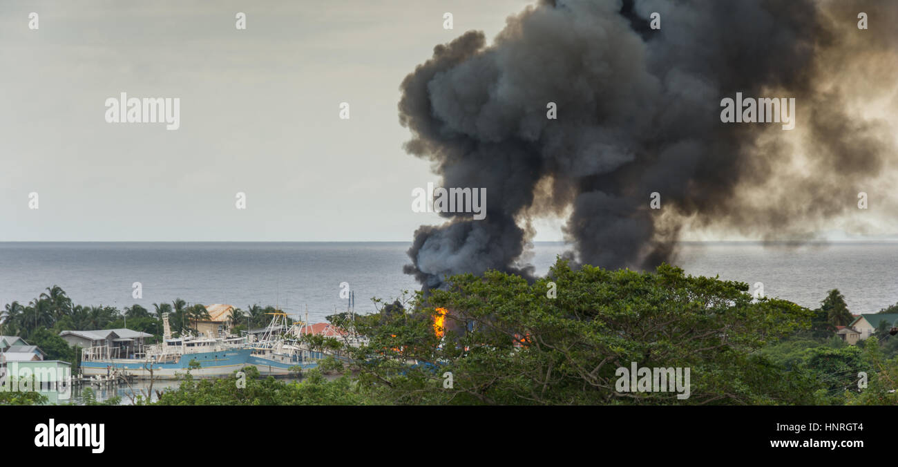 Boot-Explosions- und Brandgefahr Stockfoto