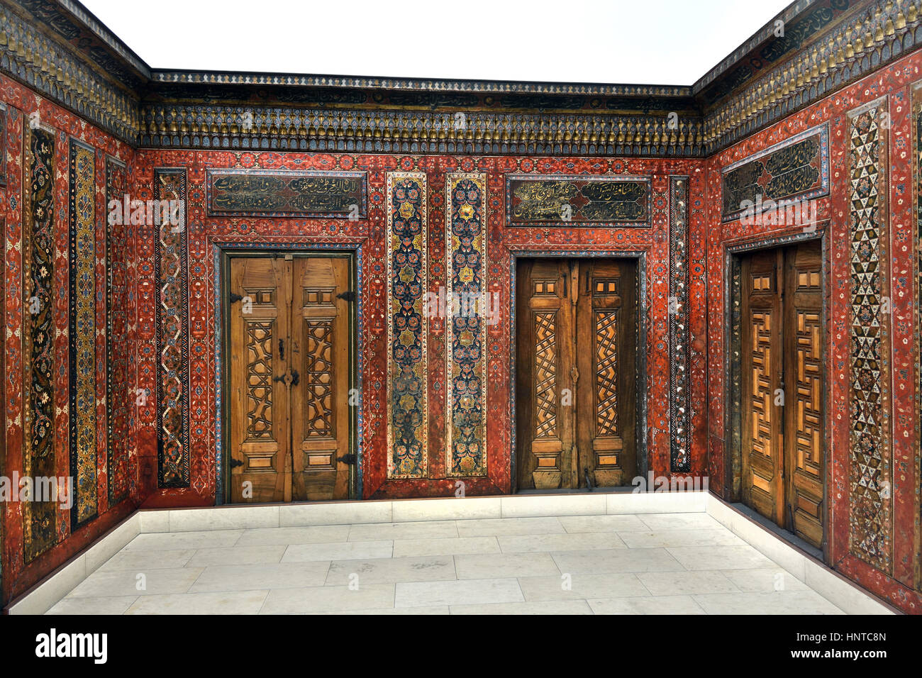 Aleppo-Zimmer Wand Verkleidung (architektonisches Element) Detail Isa bin Butrus, Client, -Halab Shah bin'Isa, Herstellung, 1600-1603: Osmanen Aleppo Syrien Höhe: 260-3500 cm syrischen Stockfoto