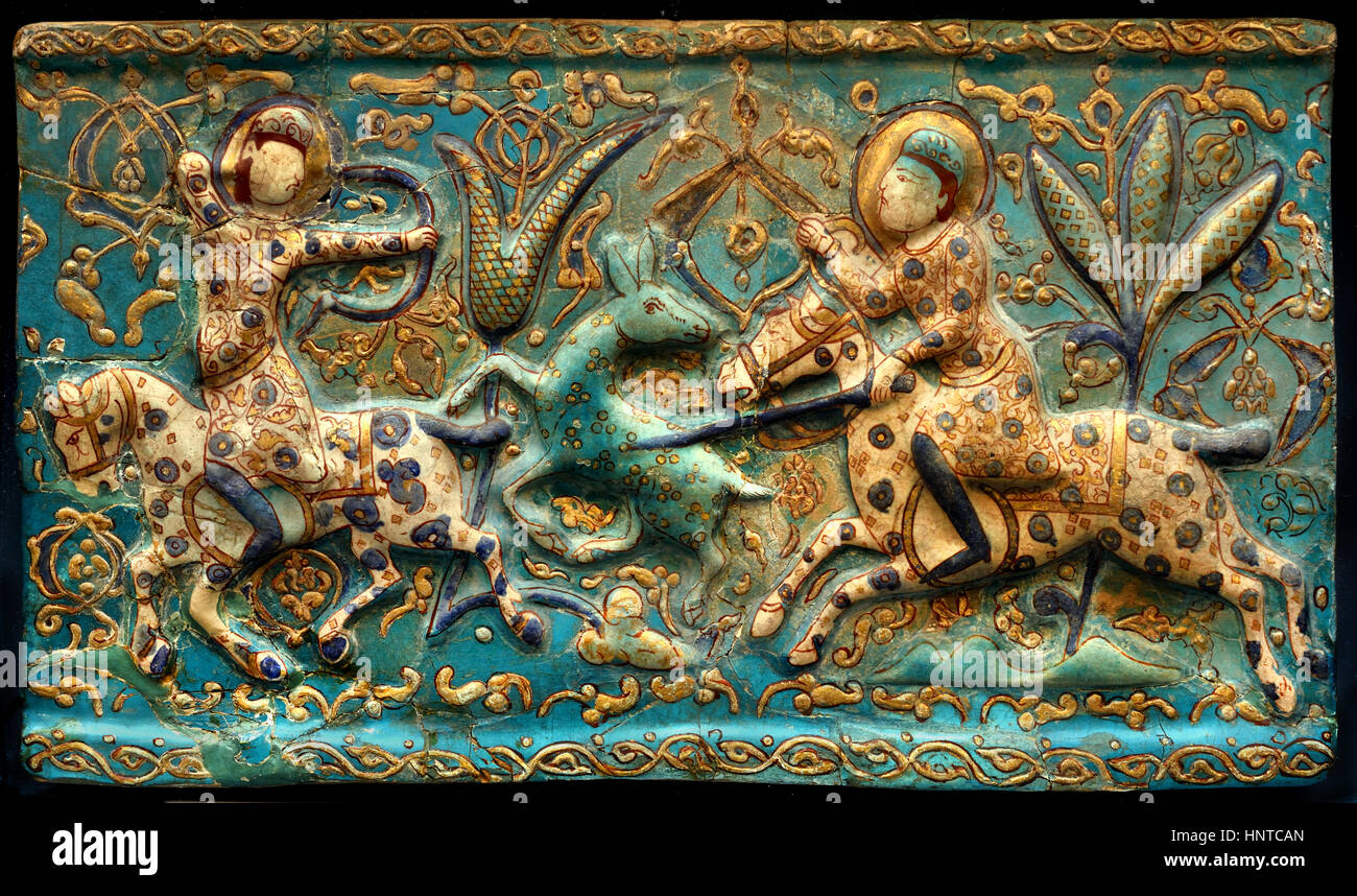 Fliese mit Szene aus einem Palast (Kazan oder Ravy) 13. Jahrhundert Quarz Keramik Blattgold, Iran, iranische Jagd. Stockfoto