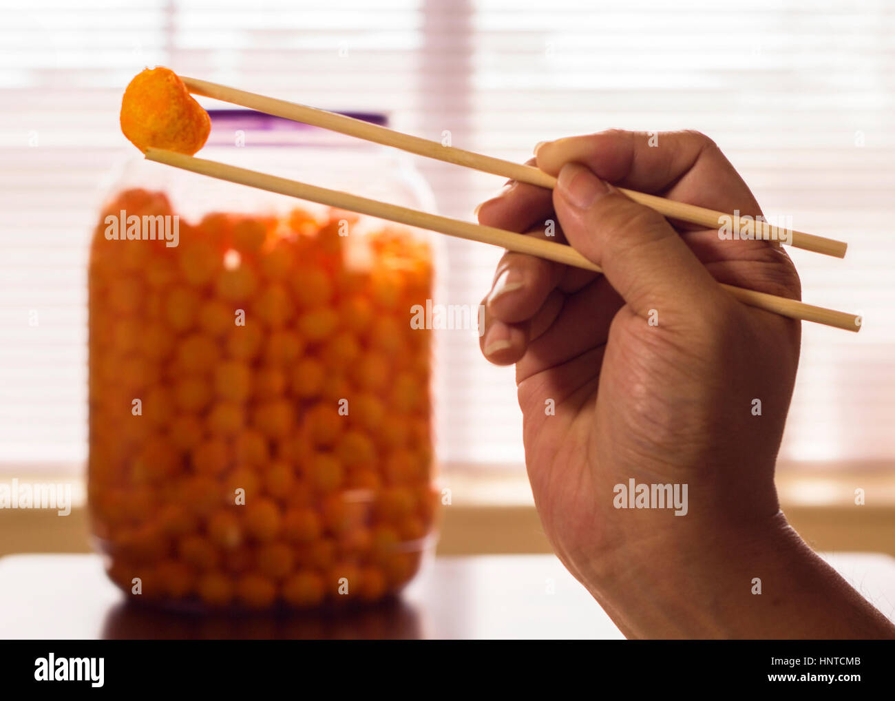 Stäbchen für Käse Kugeln Lifehack Stockfotografie - Alamy