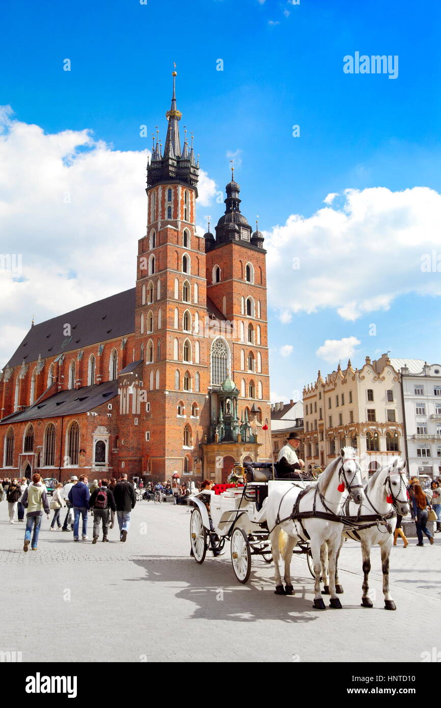 St. Marien-Kirche auf dem Hauptplatz, Krakau, Polen, Europa Stockfoto