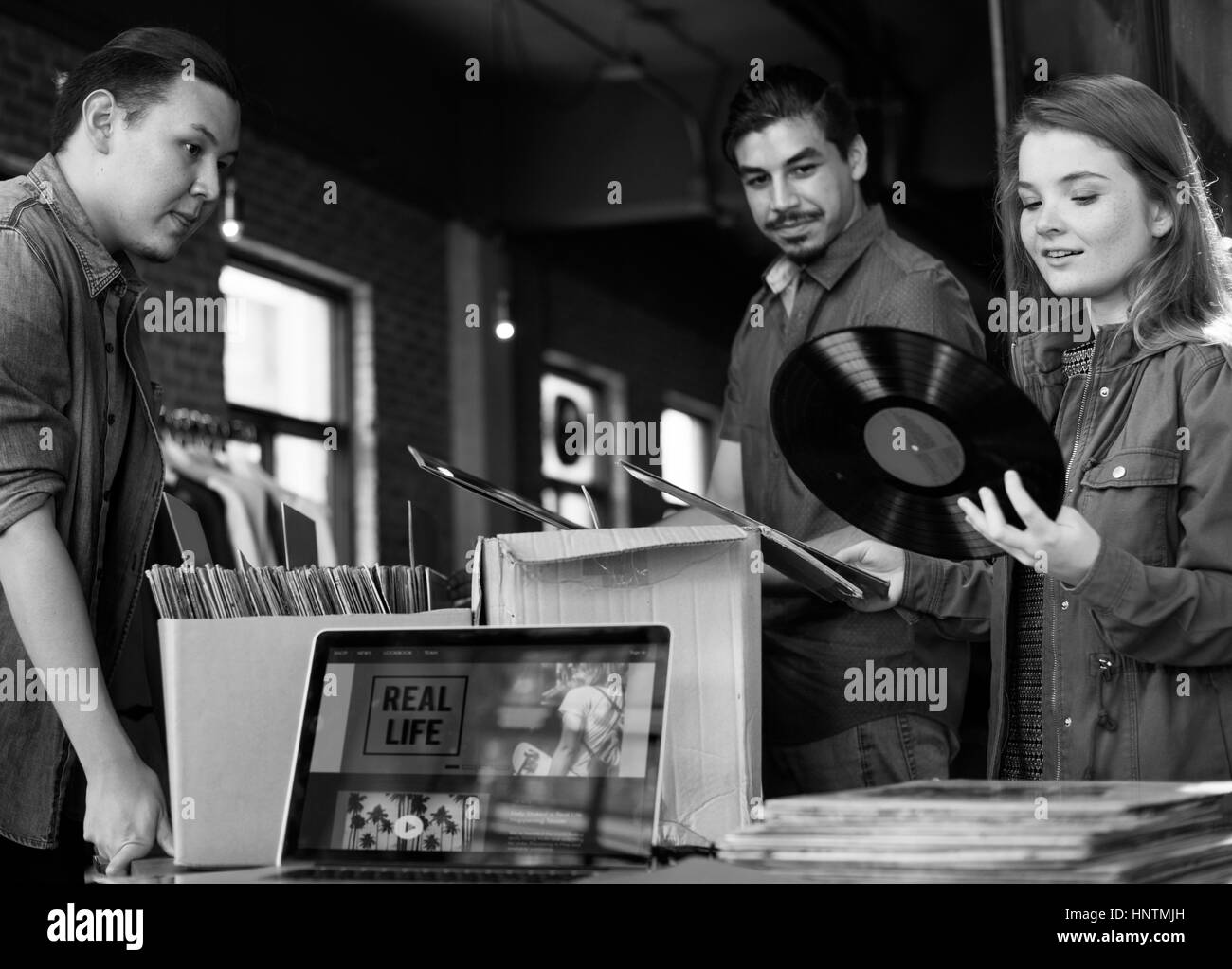 Vinyl Record Store Musik einkaufen Oldschool Klassiker Konzept Stockfoto