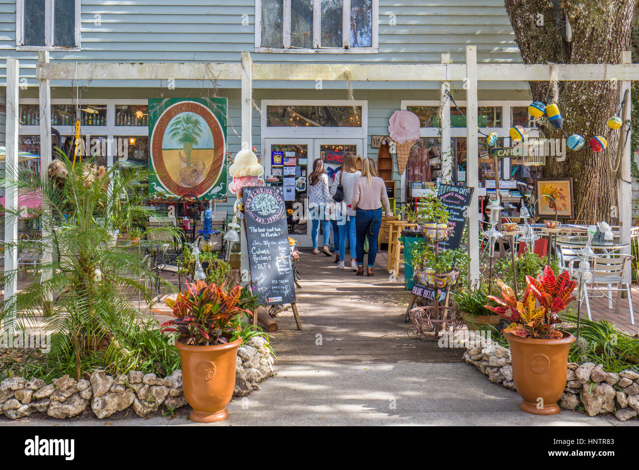 Cholokka Boulevard in Micanopy im Alachua County. Floridas selbsternannten Antiquitäten Hauptstadt. Benannt zu Ehren ein Seminole Indianer Häuptling ließ sich in1821 Stockfoto