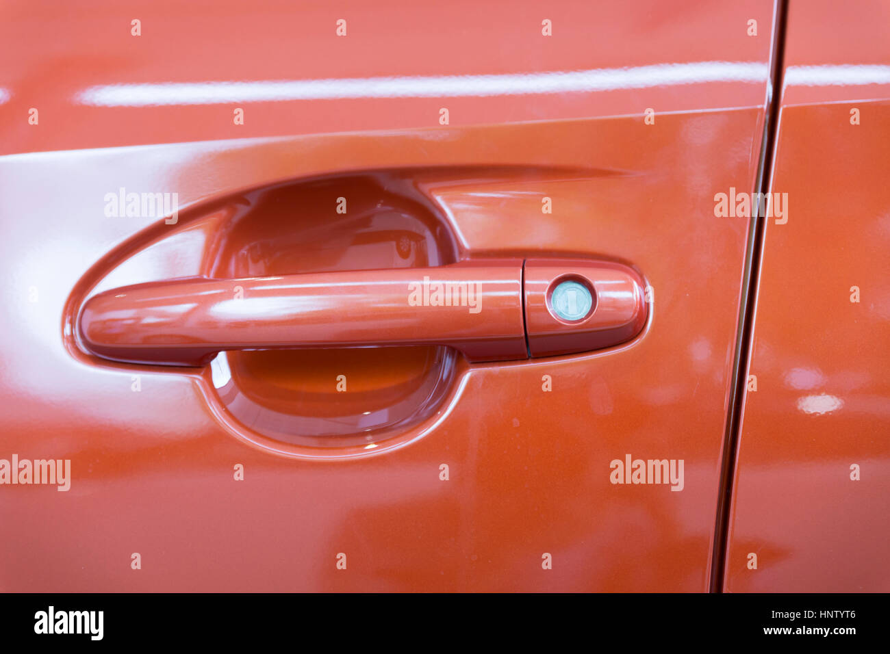Türgriff des neuen orange Auto Automobil, selektiven Fokus Stockfoto